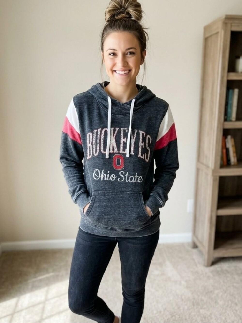 Ohio State Buckeyes Distressed Hoodie Sweatshirt, Small